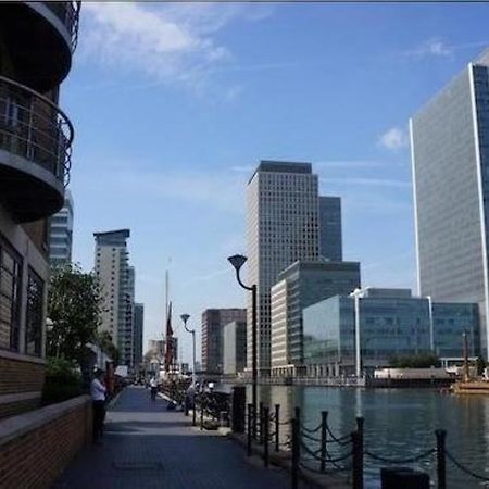 Apartment Wharf - Meridian Place Barking  Buitenkant foto