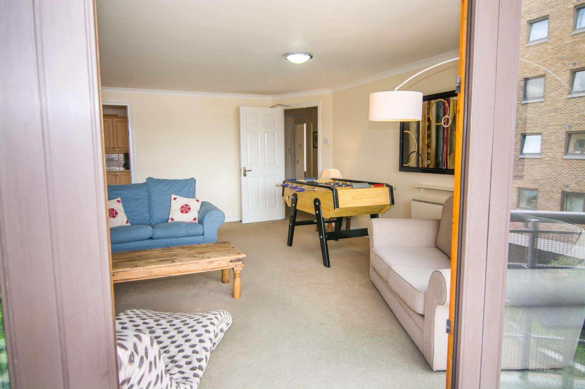 Apartment Wharf - Meridian Place Barking  Buitenkant foto