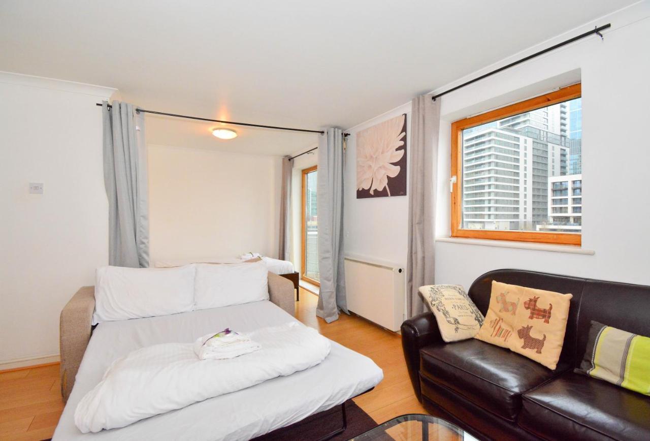 Apartment Wharf - Meridian Place Barking  Buitenkant foto
