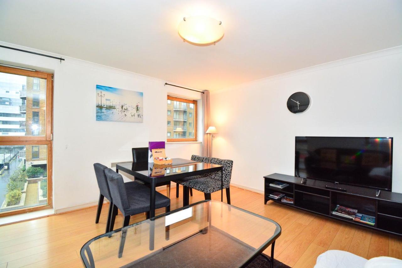 Apartment Wharf - Meridian Place Barking  Buitenkant foto