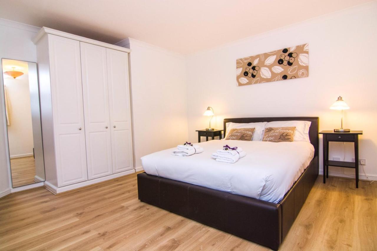 Apartment Wharf - Meridian Place Barking  Buitenkant foto