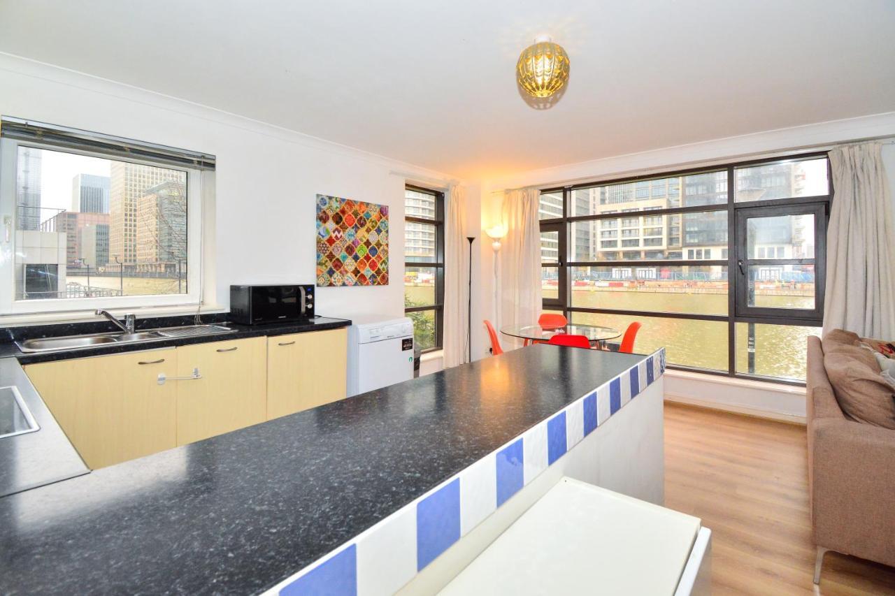 Apartment Wharf - Meridian Place Barking  Buitenkant foto