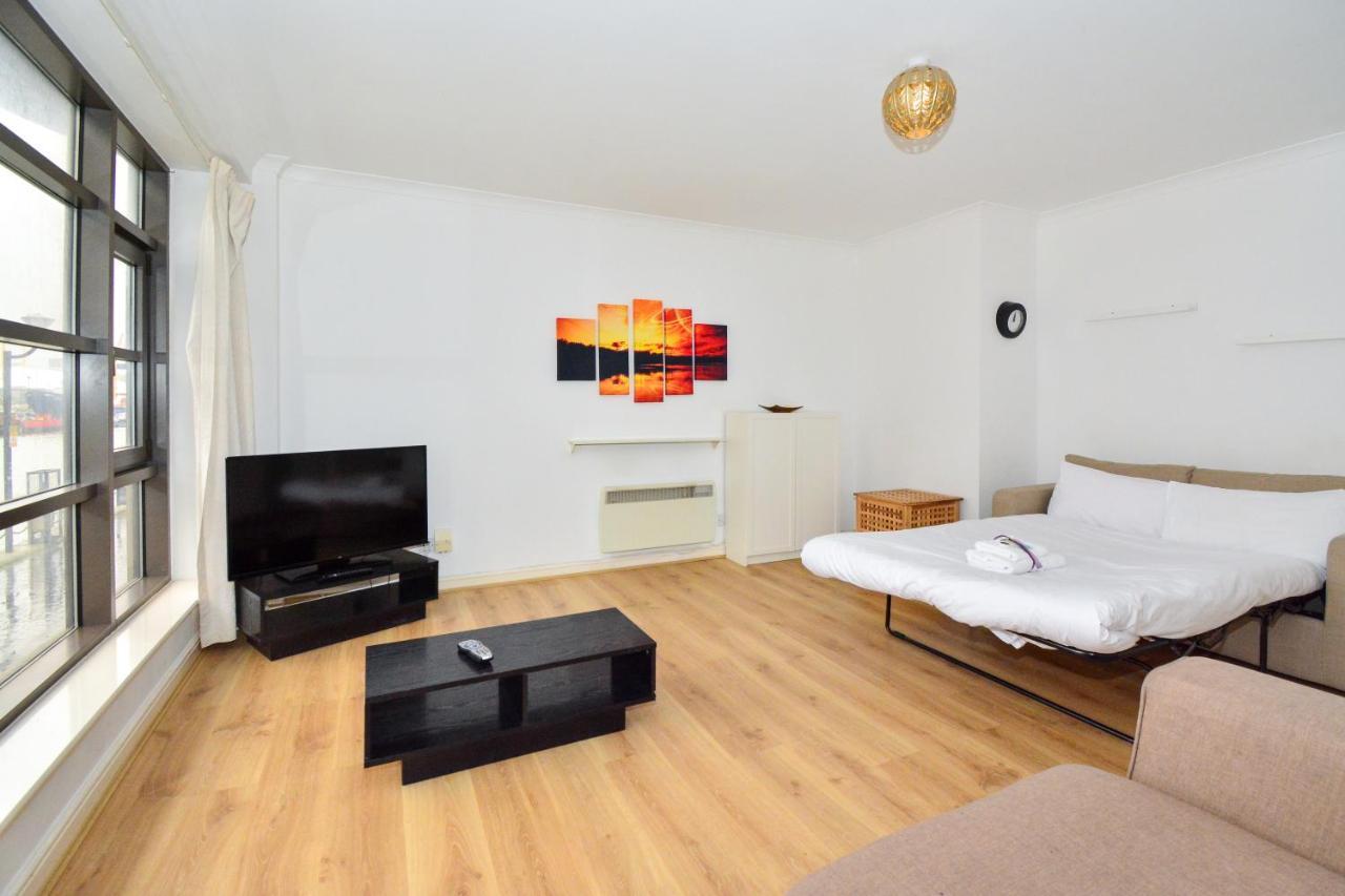 Apartment Wharf - Meridian Place Barking  Buitenkant foto